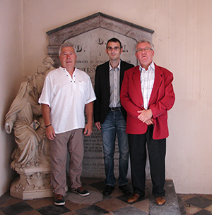 M. Joël Caumont et M. Patrick Lallain prennent la pose avec notre Président